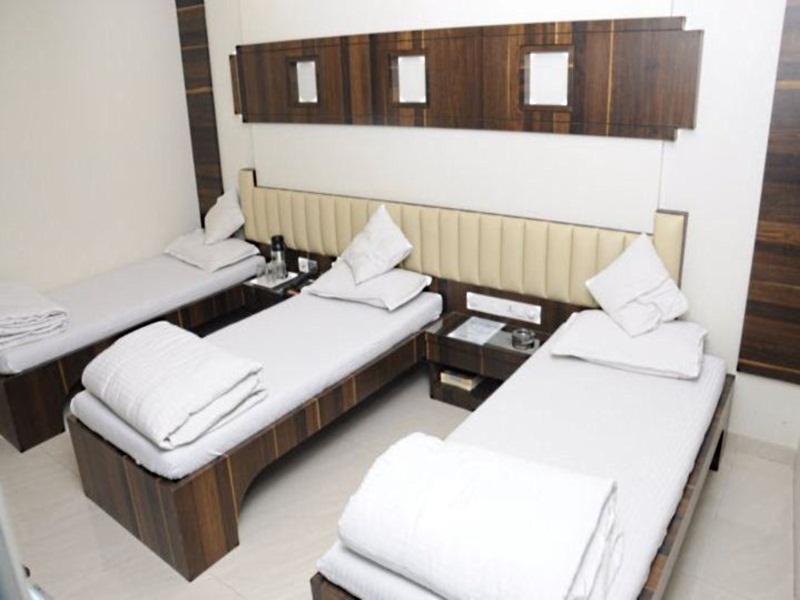 Hotel Causeway, Colaba Mumbai Exterior photo